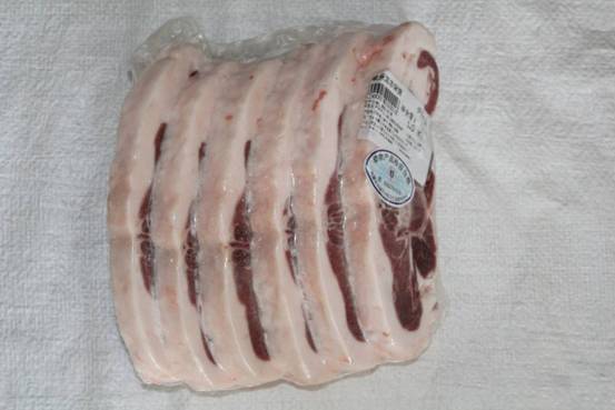 E:\網(wǎng)站有關的文件\會員單位\內蒙古伊德清真肉業(yè)食品有限公司產品\產品圖片_52359\產品圖片\羊背排.JPG